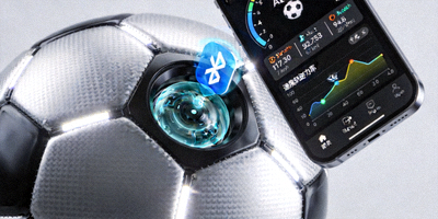 带有内置传感器可连接手机APP分析踢球数据的智能足球特写