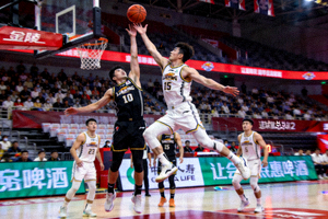 辽宁队张镇麟总决赛G2完成惊天追身大帽