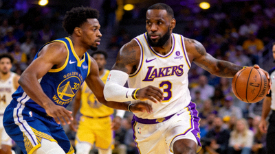 NBA常规赛洛杉矶湖人队对阵金州勇士队的高清直播画面截图，詹姆斯持球突破