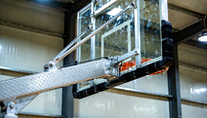 专业室内外两用可调节高度篮球架，带有钢化玻璃篮板和液压系统